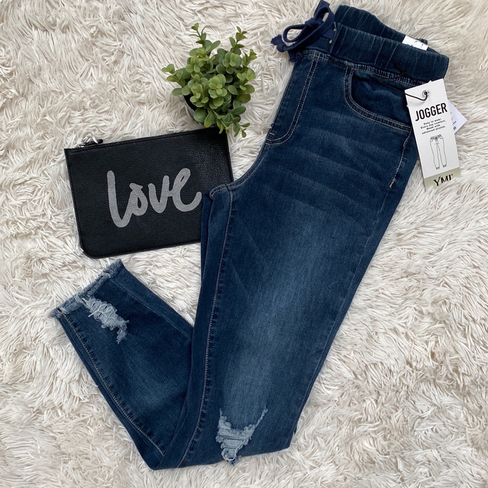 🎉HP🎉 YMI Jogger Distressed Jeans 💗 Dark Wash